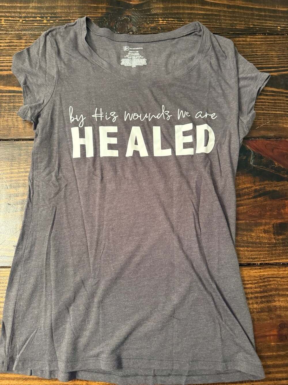 No Boundaries By His Wounds We Are Healed Graphic T-Shirt Gray Size L 11-13